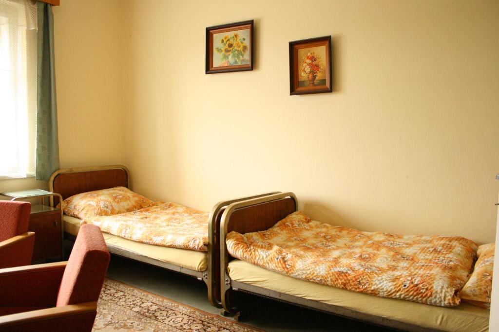 Bungalovy A Ubytovani Ratiborice- Zlic Ceska Skalice Phòng bức ảnh
